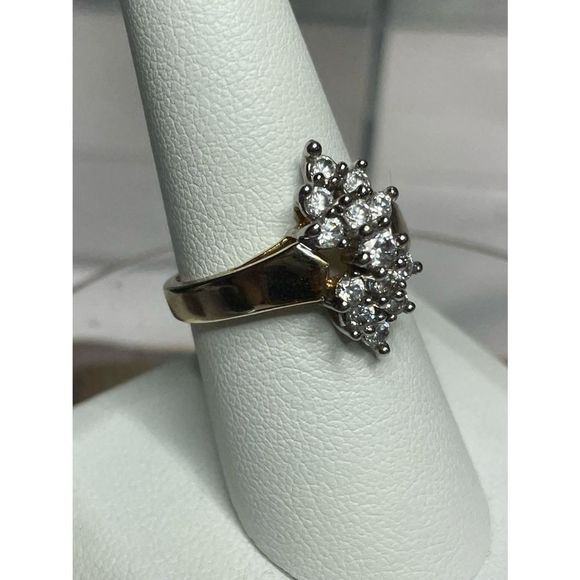 10KT Yellow Gold Cluster Clear Iolite Ring - Picture 4 of 7